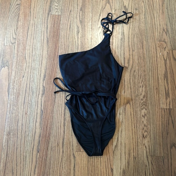 Never worn Good American swimsuit size 6 - Picture 7 of 7